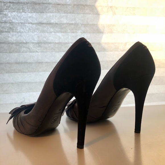 So Elegant and Sexy Chanel Heels! - Picture 4 of 5
